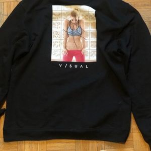 Visual graphics crewneck